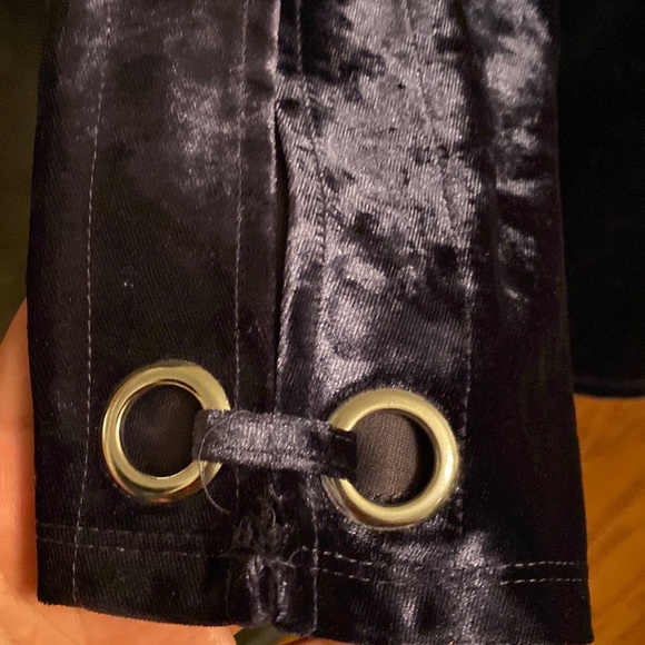 Cable & Gauge blue/violet velvet open quarter sleeves blouse. Size Petite Medium - Picture 5 of 10